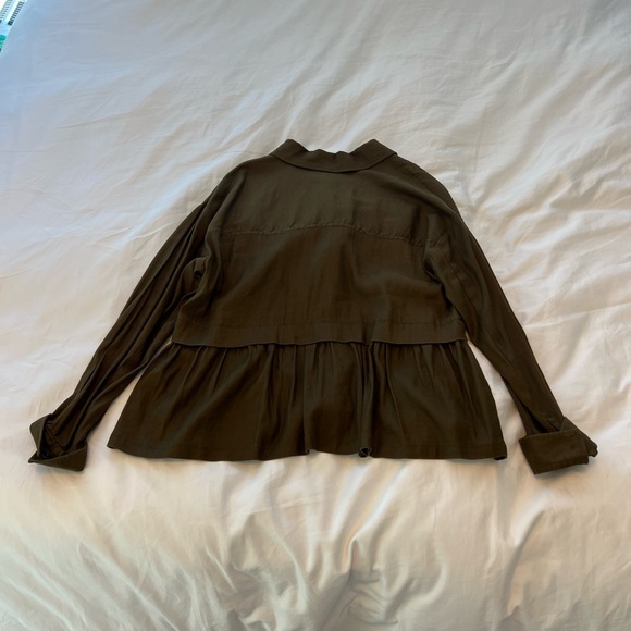 NEW WITH TAGS Maeve Anthropology Flounced Utility Jacket size medium. - Picture 3 of 3